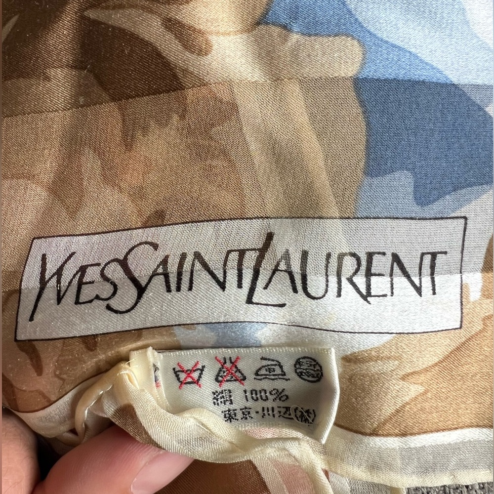 Yves Saint Laurent Japan exclusive floral silk scarf 90cm - Picture 6 of 7